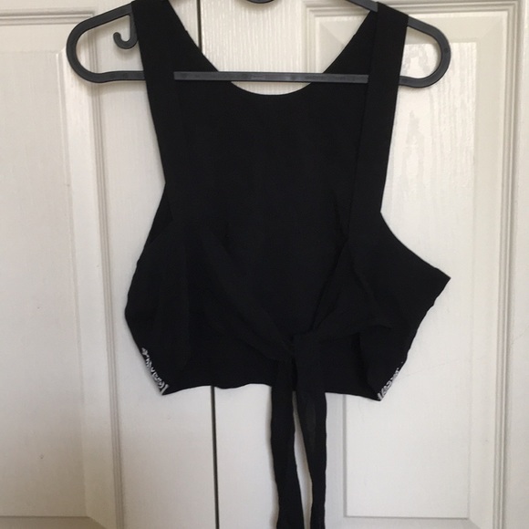 LF Tie Back Crop Top - Picture 2 of 5
